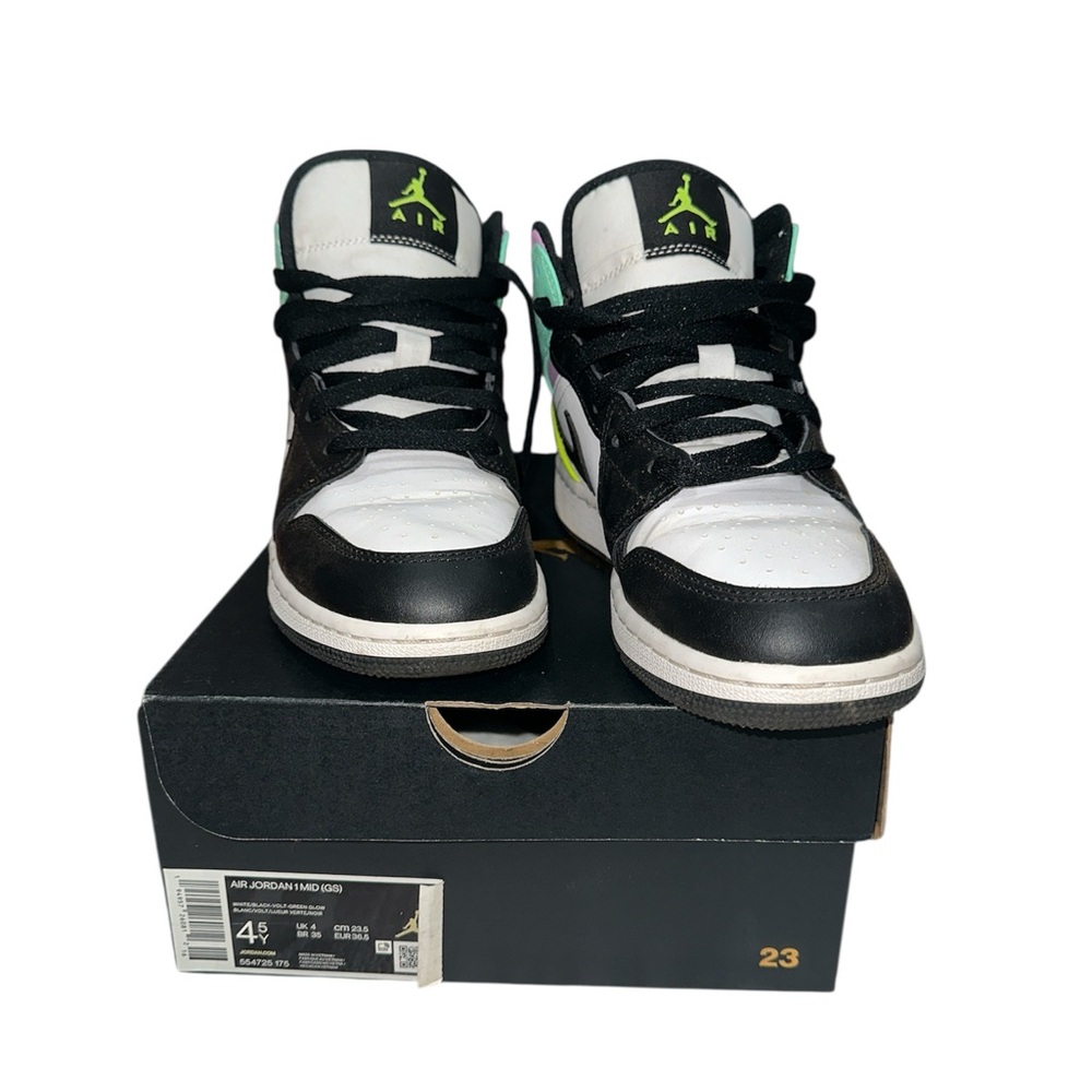 Air Jordan 1 Mid Sneakers Black White Green